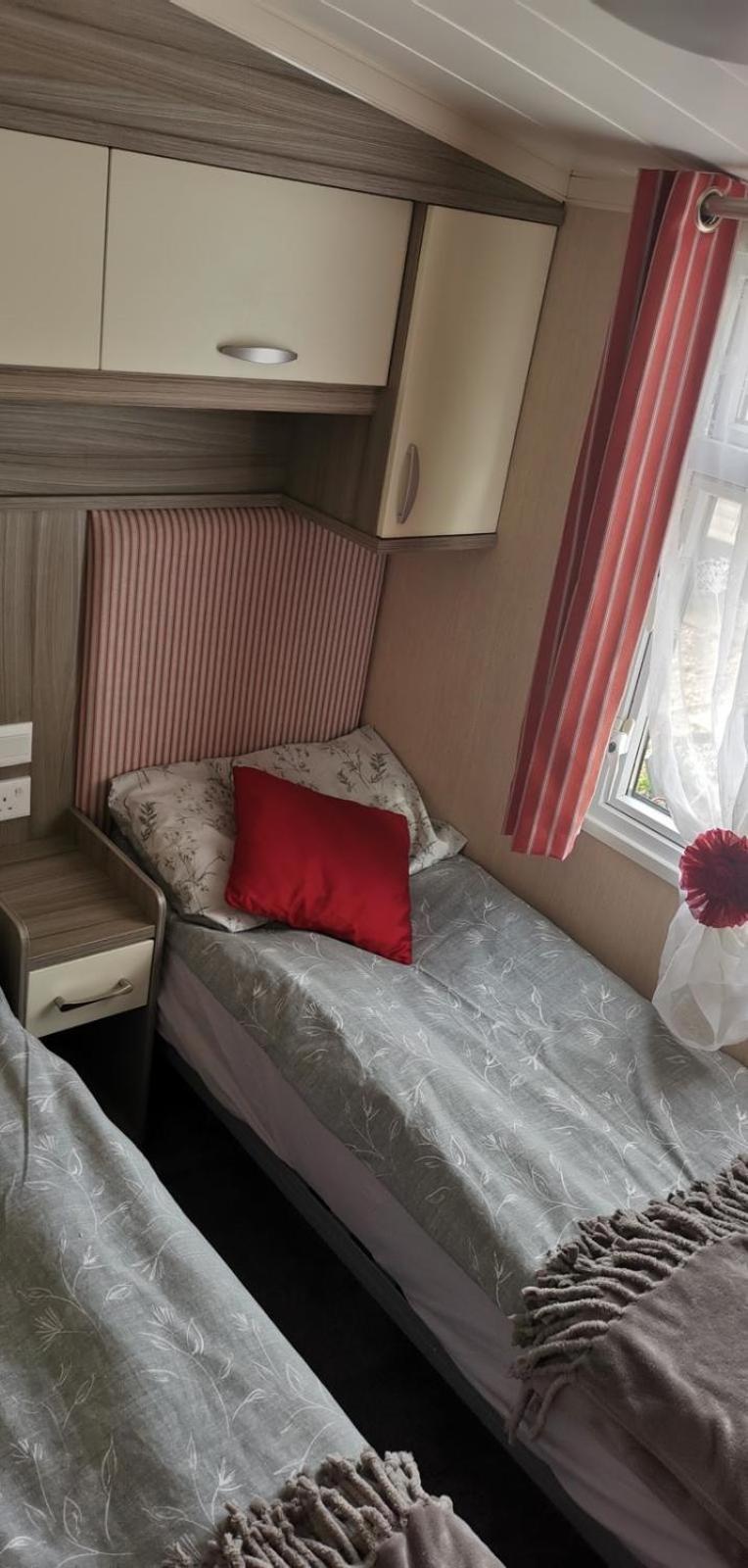 3 Bedroom Caravan With Hot Tub Tattershall Lakes Exterior photo